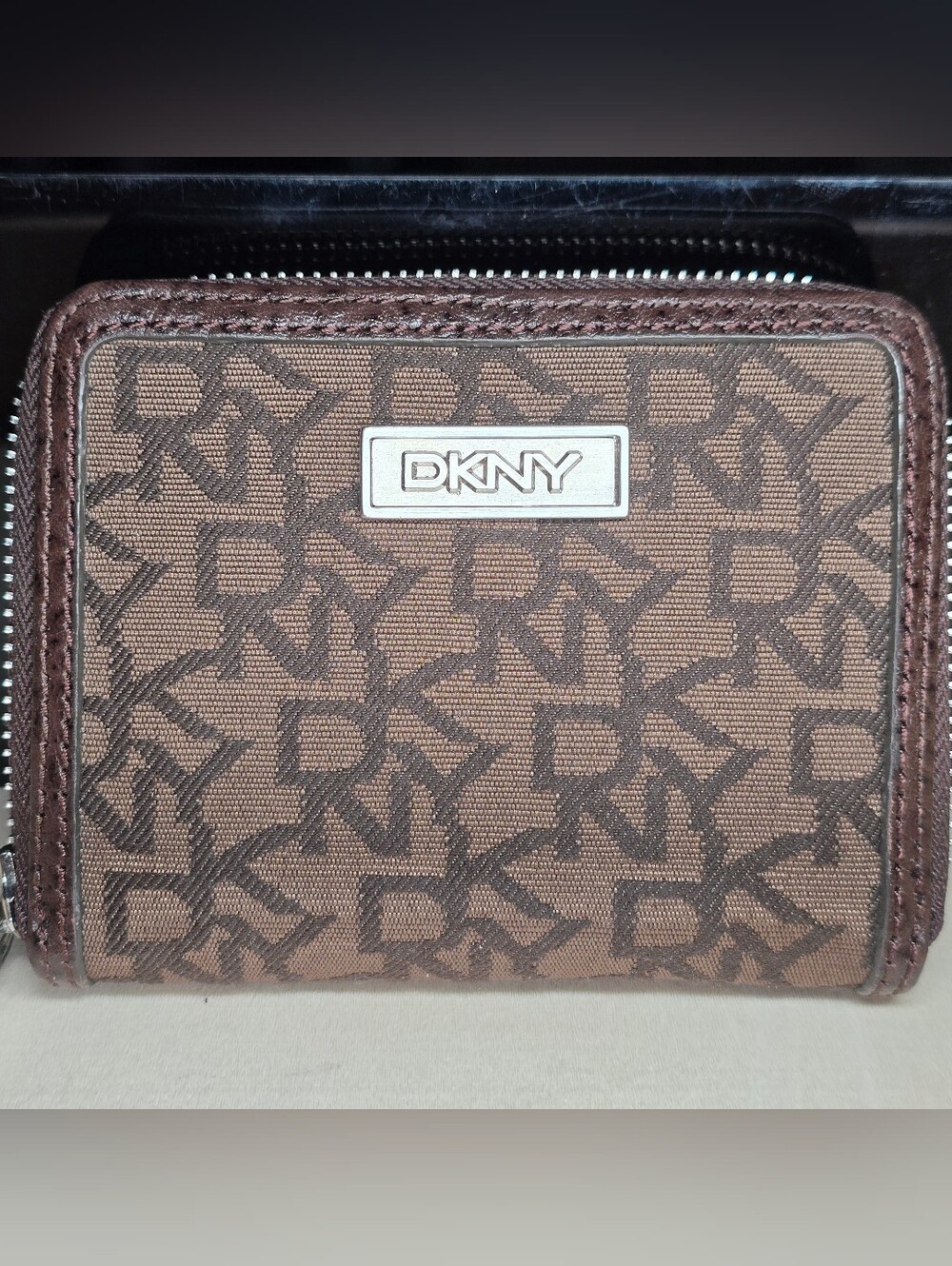 DKNY Town & Country Monogram Logo Canvas Zippered Womens Wallet Purse-Brown